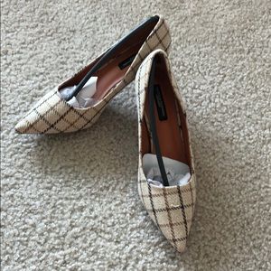 Brand New checkered Tweed style pumps size 6